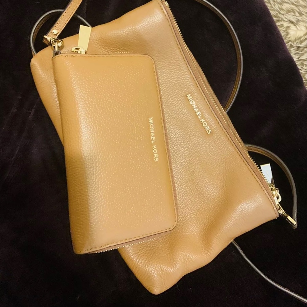 NWOT Michael Kors Jet Set Travel Crossbody Double zip